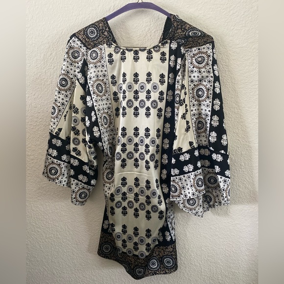 Cream Black Tan White Paisley Boho Pattern V Neck Elastic Waist Tunic Top - Picture 4 of 5